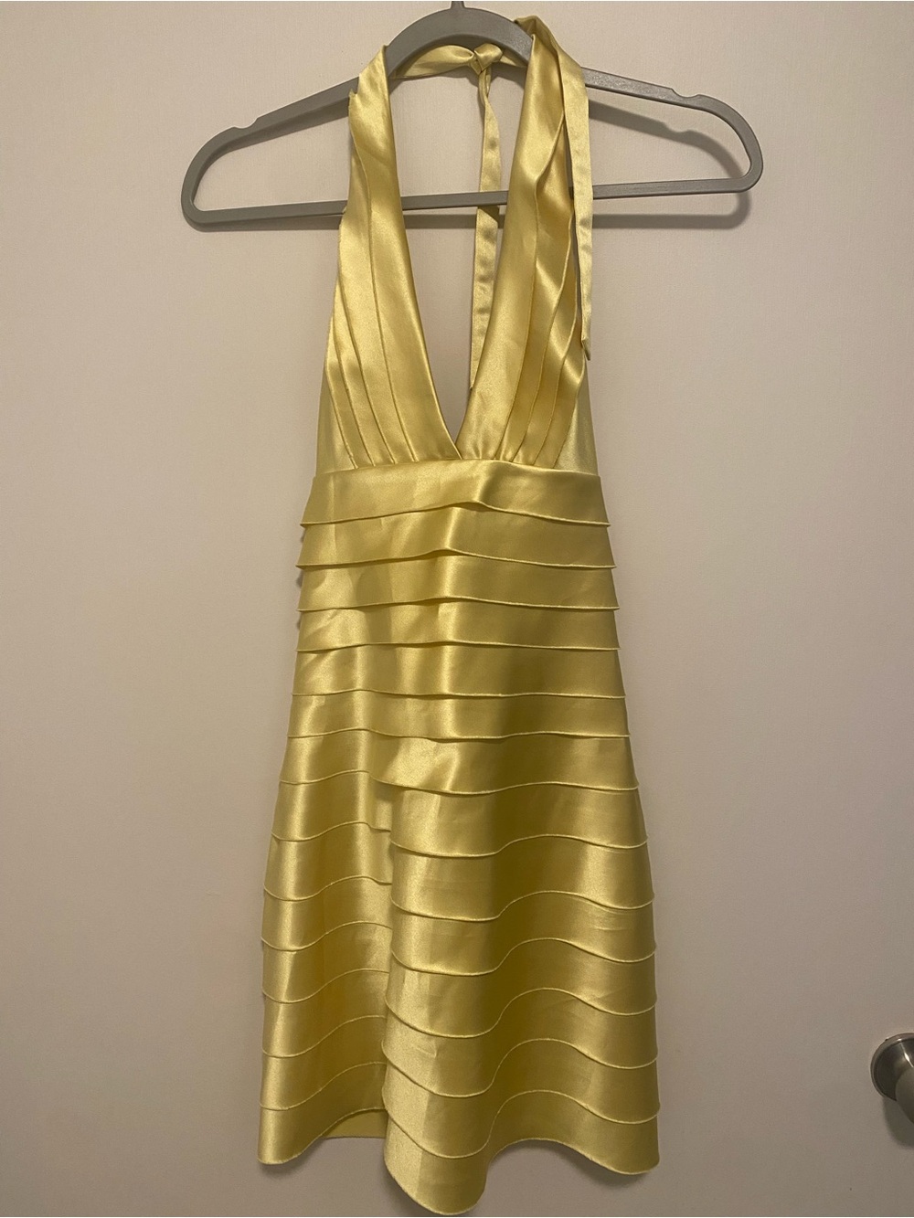 Y2K BCBG Max Azria Yellow Satin Tiered Halter Mini Cocktail Party Dress Size 0